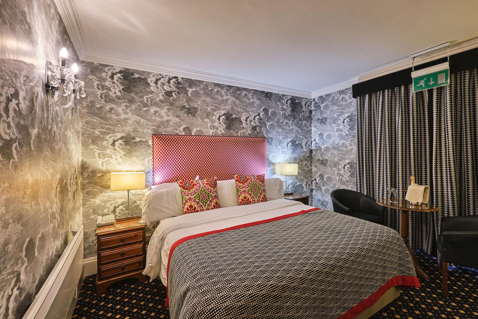 New House Country Hotel Кардиф Екстериор снимка