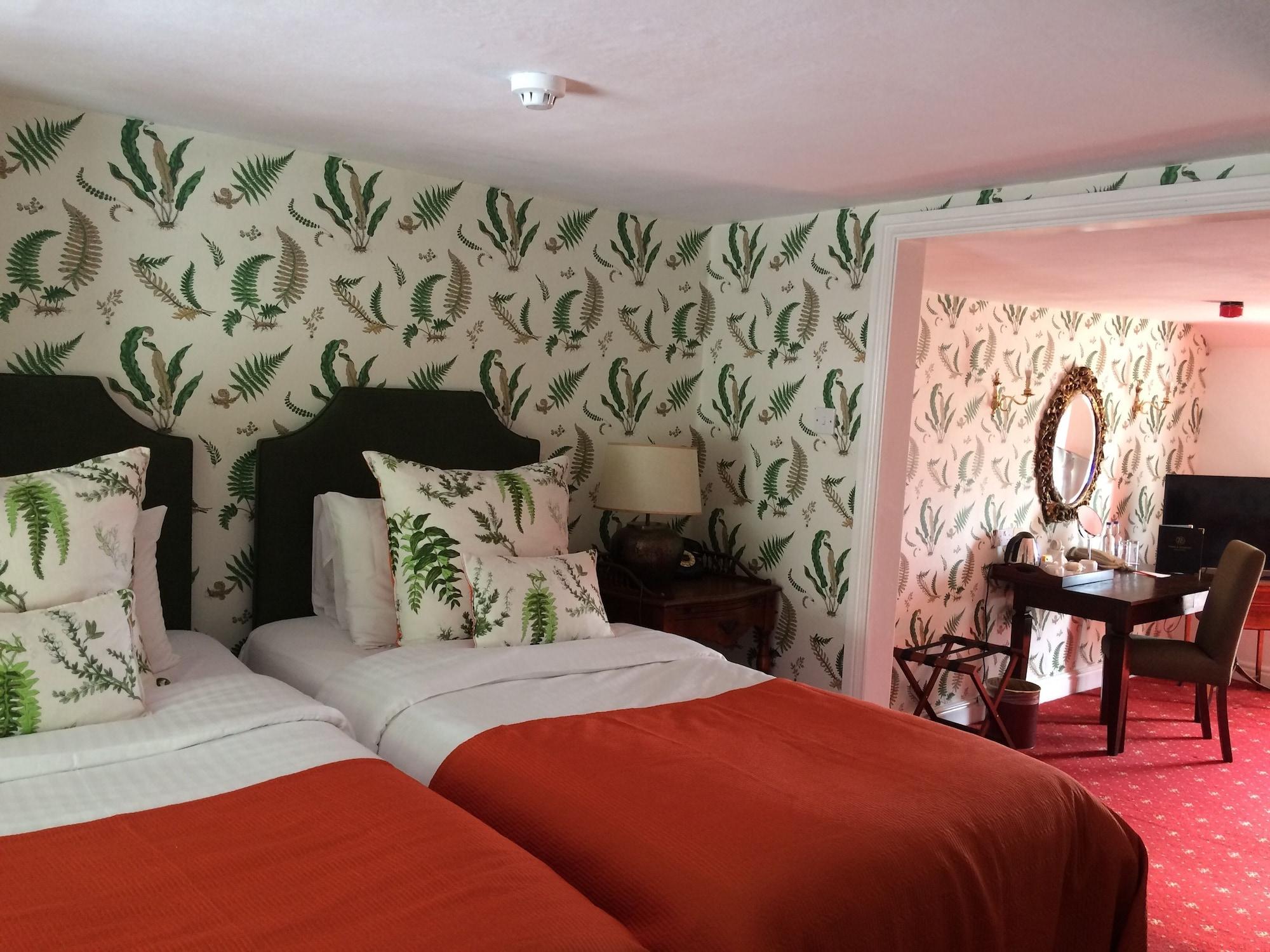 New House Country Hotel Кардиф Екстериор снимка