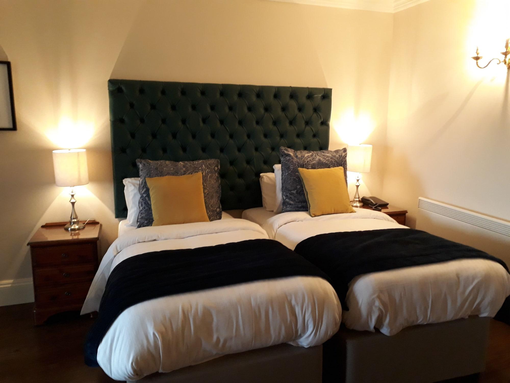 New House Country Hotel Кардиф Екстериор снимка